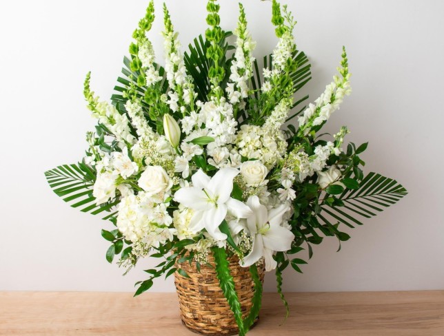 Coș cu flori albi (la comanda, 2 zile) foto